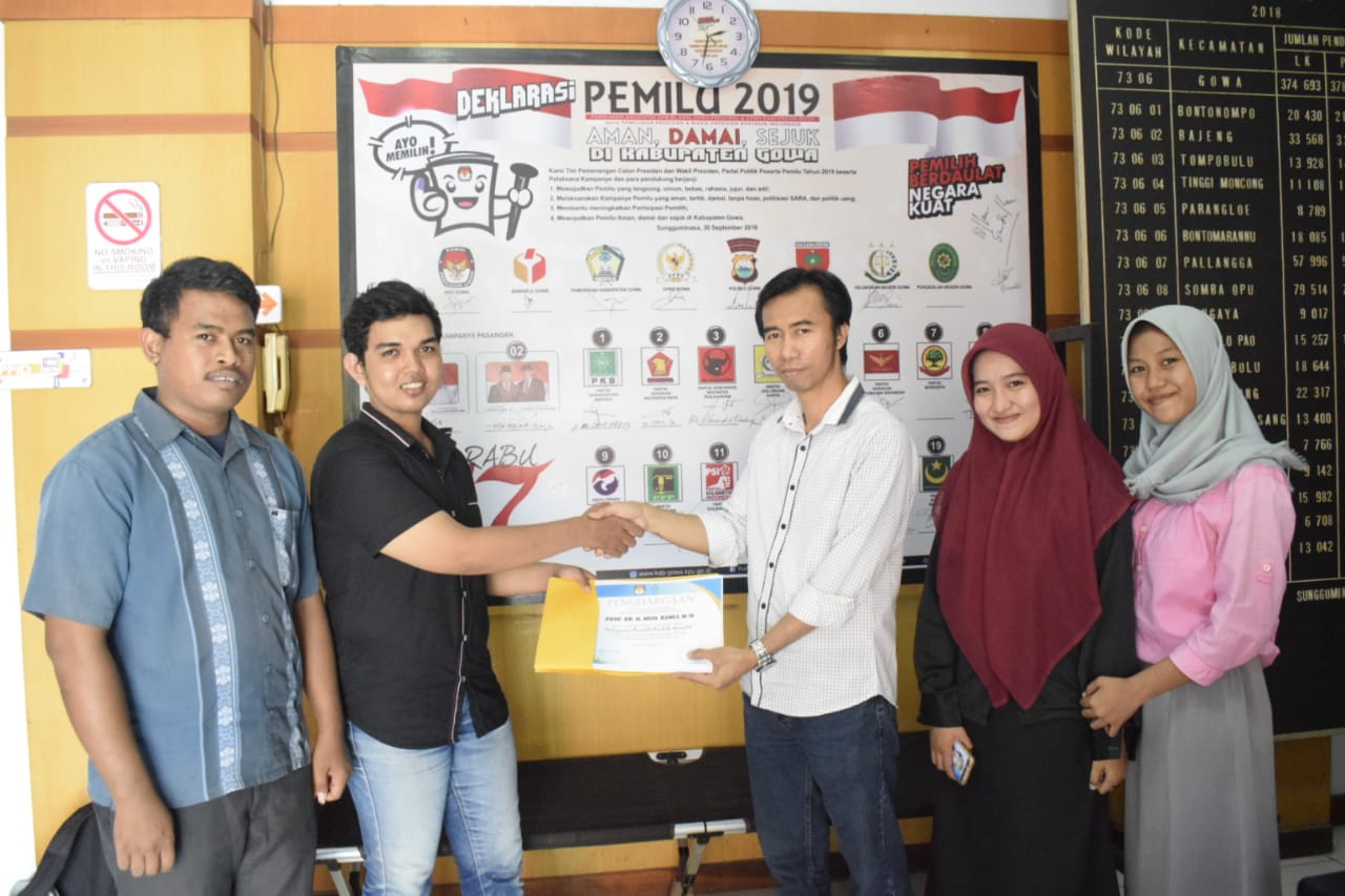 Gambar 66 Pendaftar Layanan Pindah Memilih Lab Ilmu Politik Diserahkan ke KPU Gowa